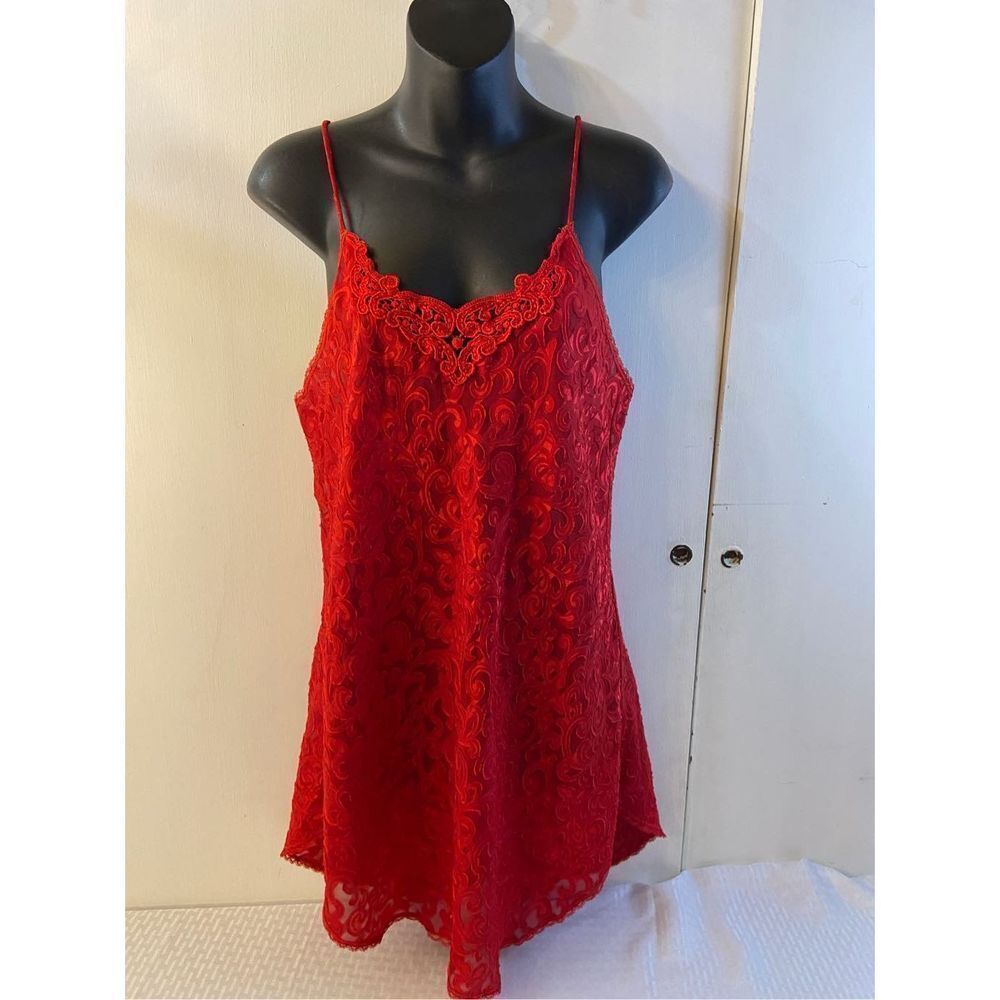 Lucie Ann II sexy red lacy‎ nightly spaghetti strings Medium Made in USA #49138